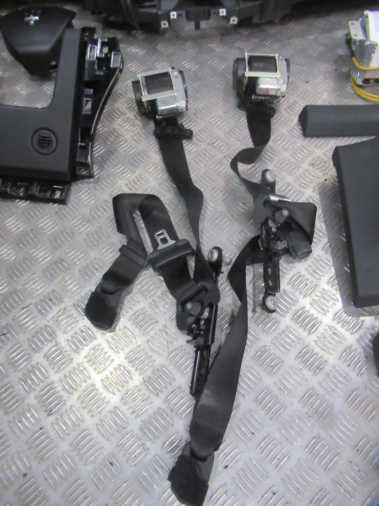 фото №11, Maserati levante приборная панель консоль ремни подушка безопасности кожа оригинал