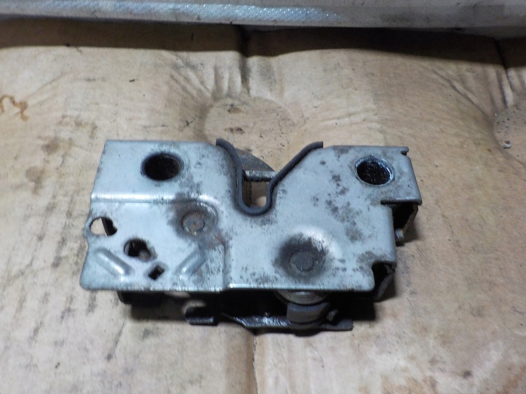 фото №1, Skoda rapid 1.6 tdi 2016r замок капот