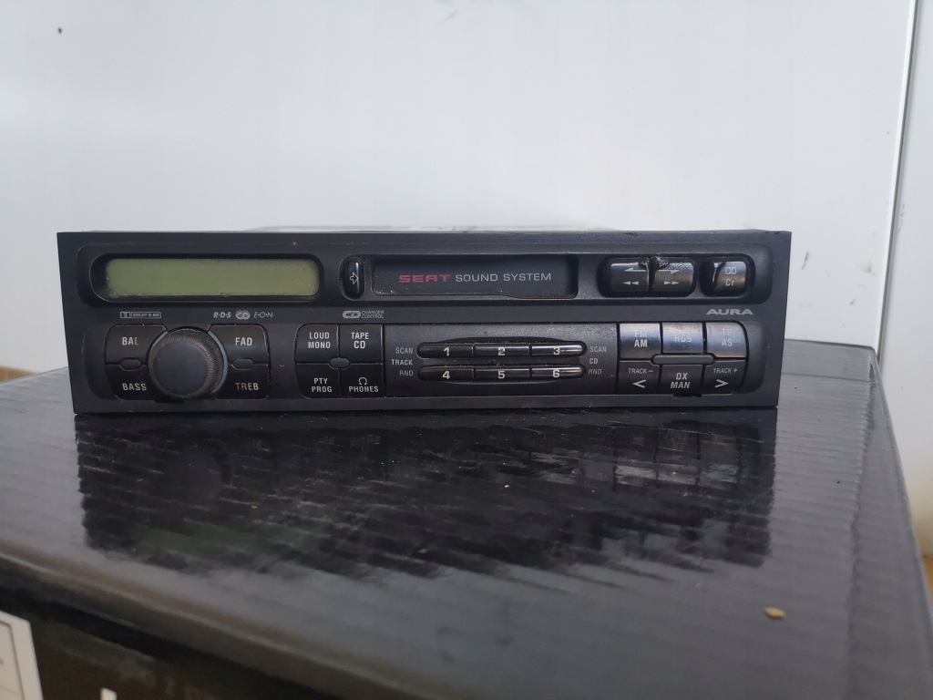 Купить Радио кассетный seat оригинальный номер 1m0035186c