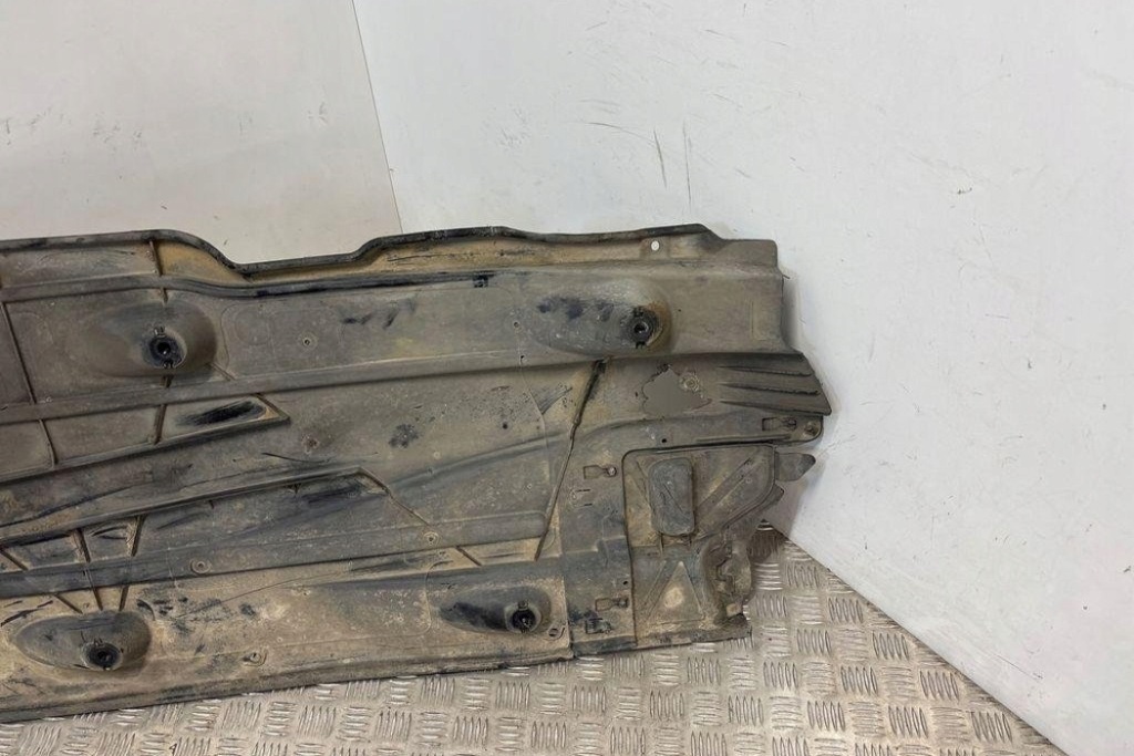 Купить Задняя средняя накладка подвеска audi a3 sportback 8pa 5q0825272 2.0l