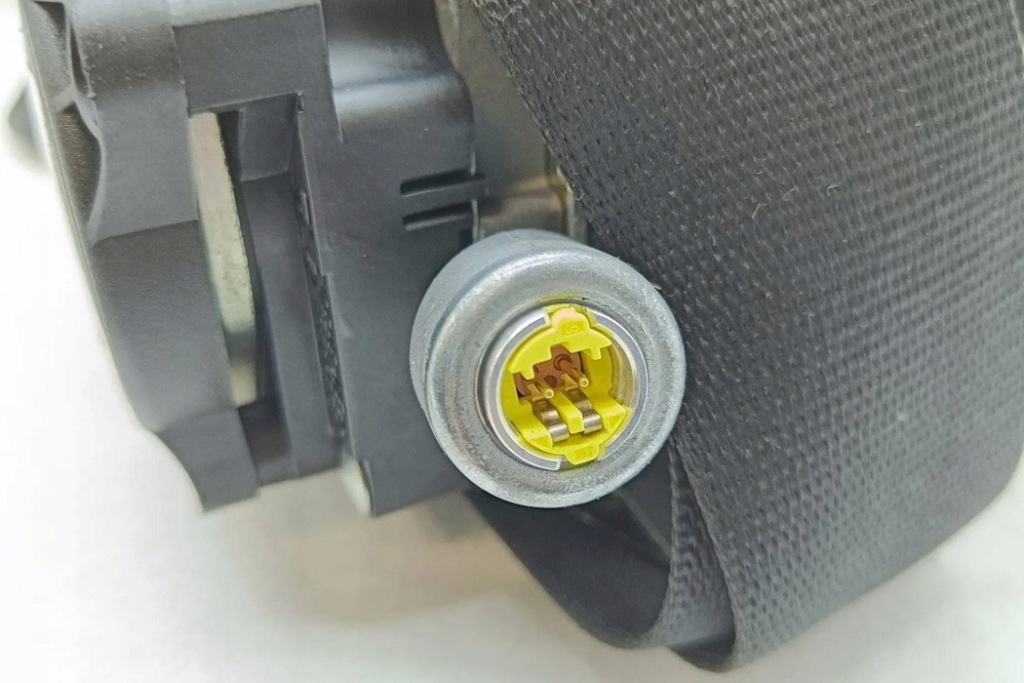 фото №8, Pas безопасности передний правый bmw 7 f01, f02 6237433 4.4l бензиновый