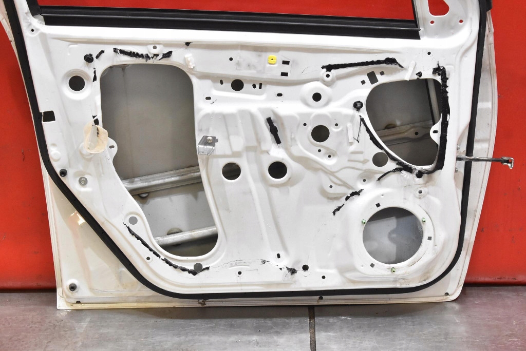 фото №13, Дверь левая перед передние белый suzuki swift 5 v mk7 5d hb 10-15