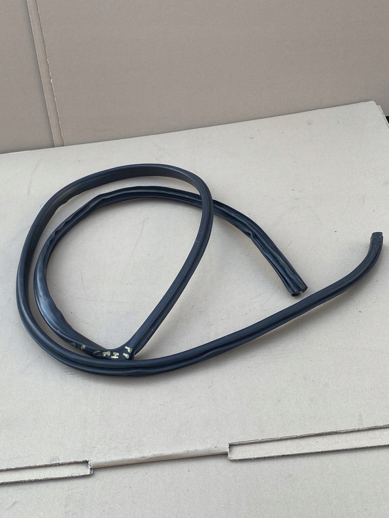 фото №1, Прокладка дверь правый перед honda hrv ii