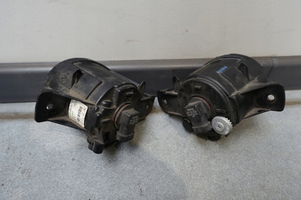 Renault clio iii протитуманна фара бампера комплект Недорого