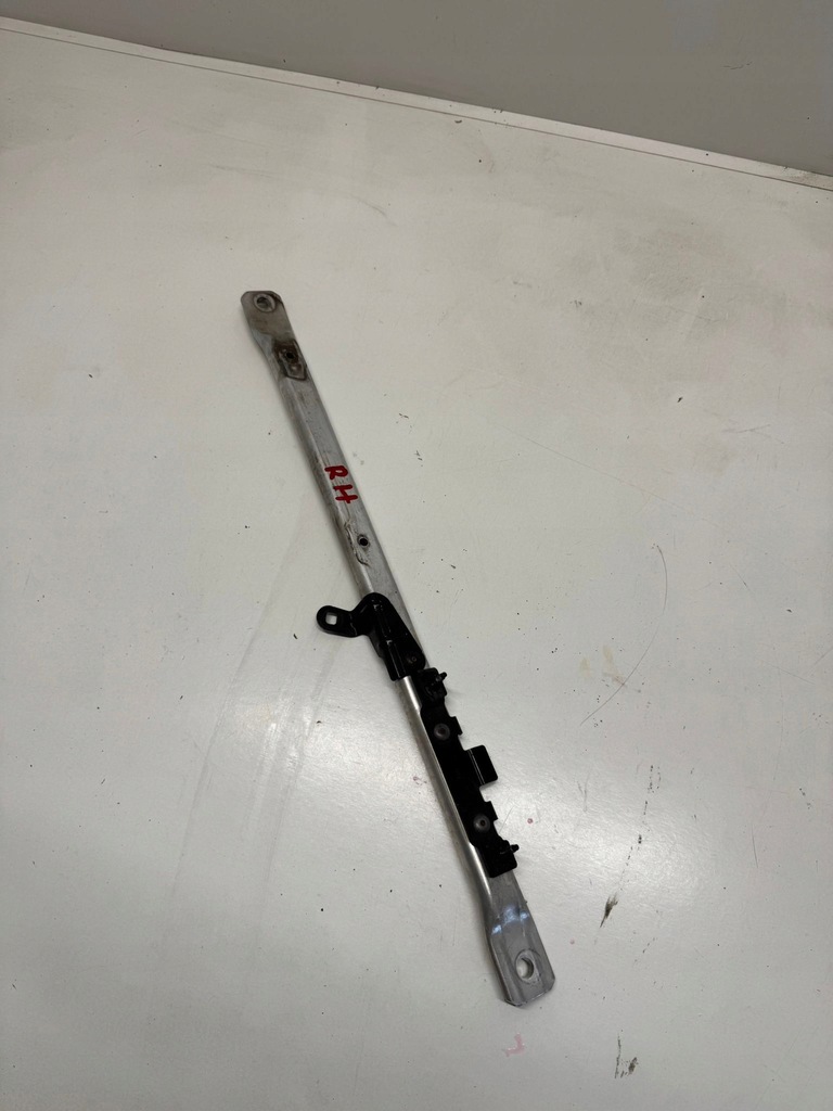 фото №1, Распорка соединитель кронштейн правая alfa romeo giulia jan poznań