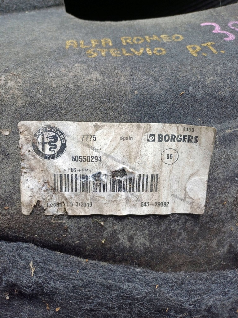 фото №3, Alfa romeo stelvio підкрилок правий задня задні 50550294 оригінальний номер