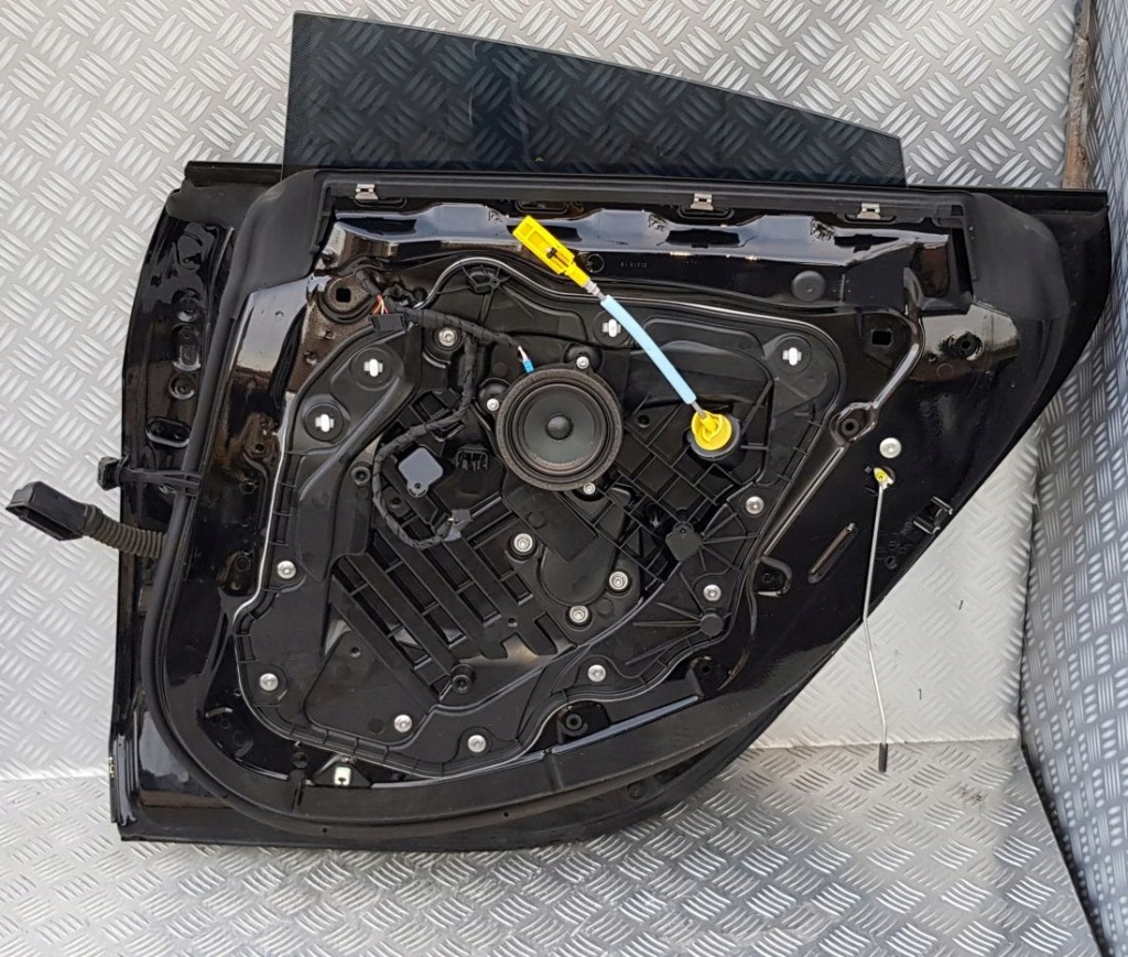 фото №11, Bmw 2 f44 gran coupe дверь правый задняя правое задние чёрные schwarz голый цвет