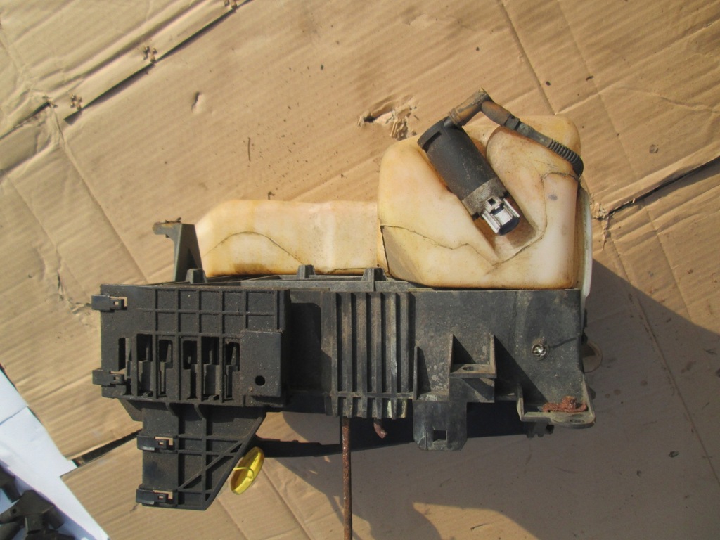 фото №6, Ford f-250 11- f350 бак омывателя основание