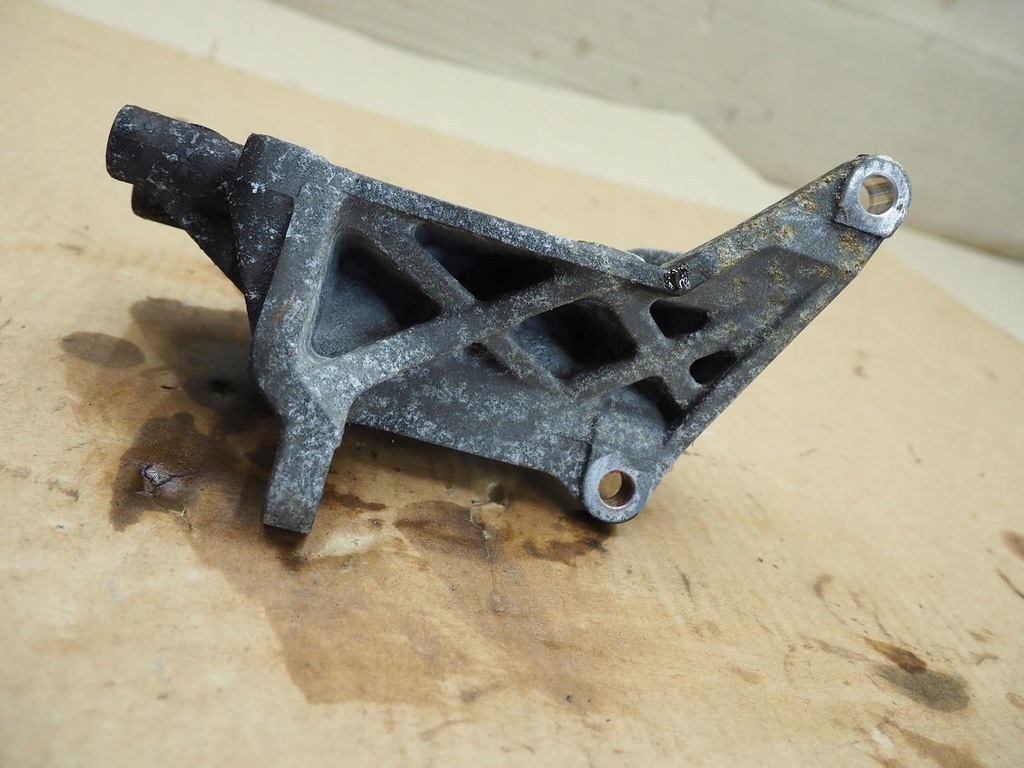 фото №9, Кронштейн насоса кондиционера subaru legacy iii 2.0 ej20