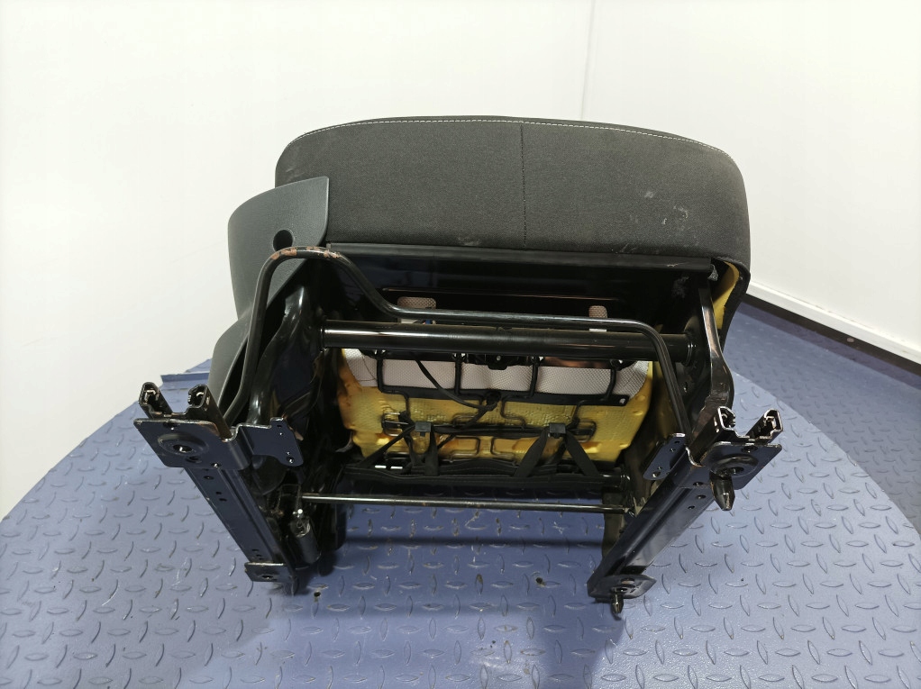 фото №8, Renault clio iii lift 3d сиденье пассажира перед правый eu