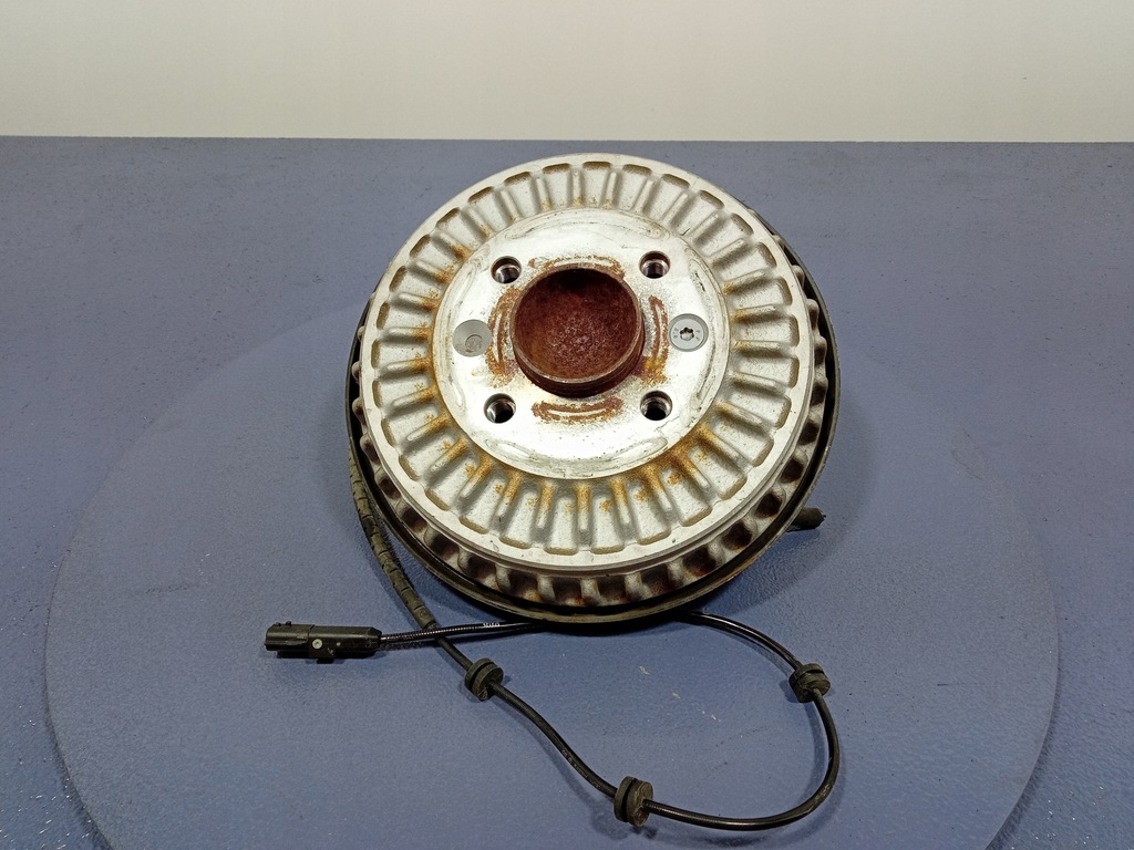 фото №1, Renault clio v 19- ступица барабан правый задняя 440000396r