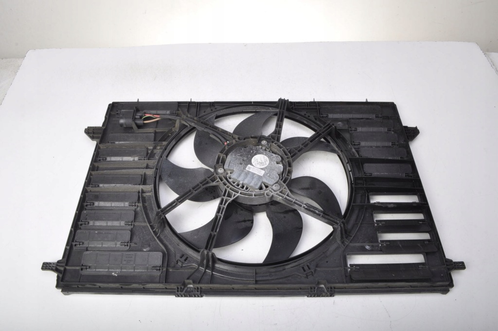 Audi a4 b9 2.0 tdi вентилятор радиатора 8w0121207 Доставка