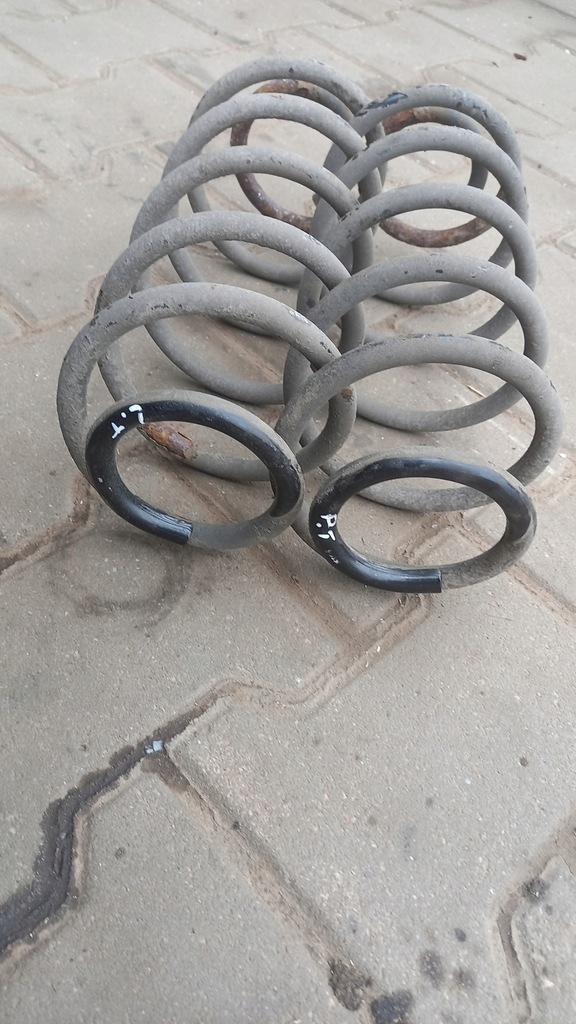 фото №1, Пружина задняя toyota yaris 03r