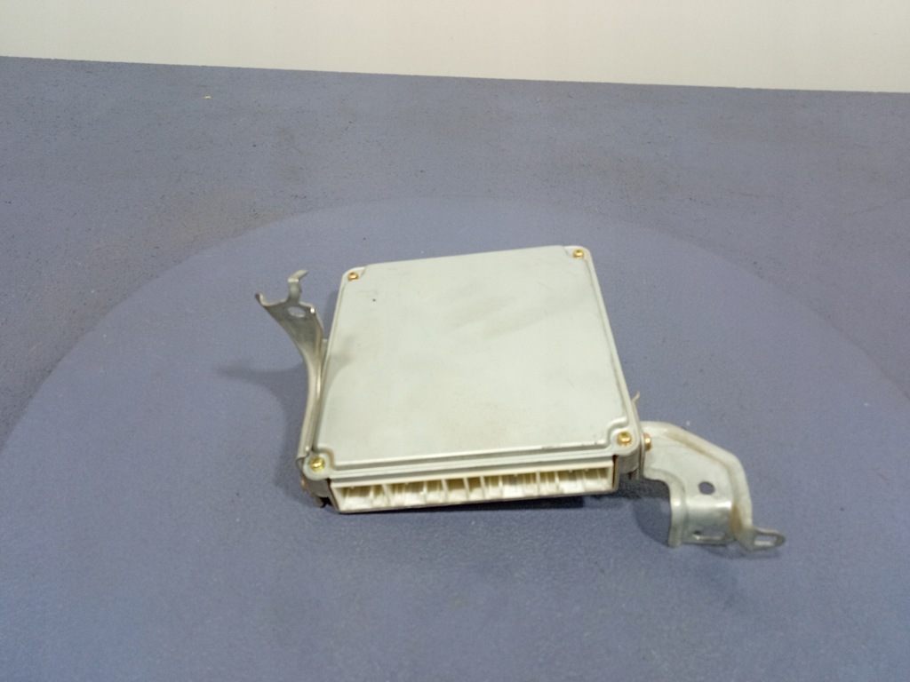 фото №4, Avensis verso 01- 2.0 d-4d блок управления двигателя 89661-44360