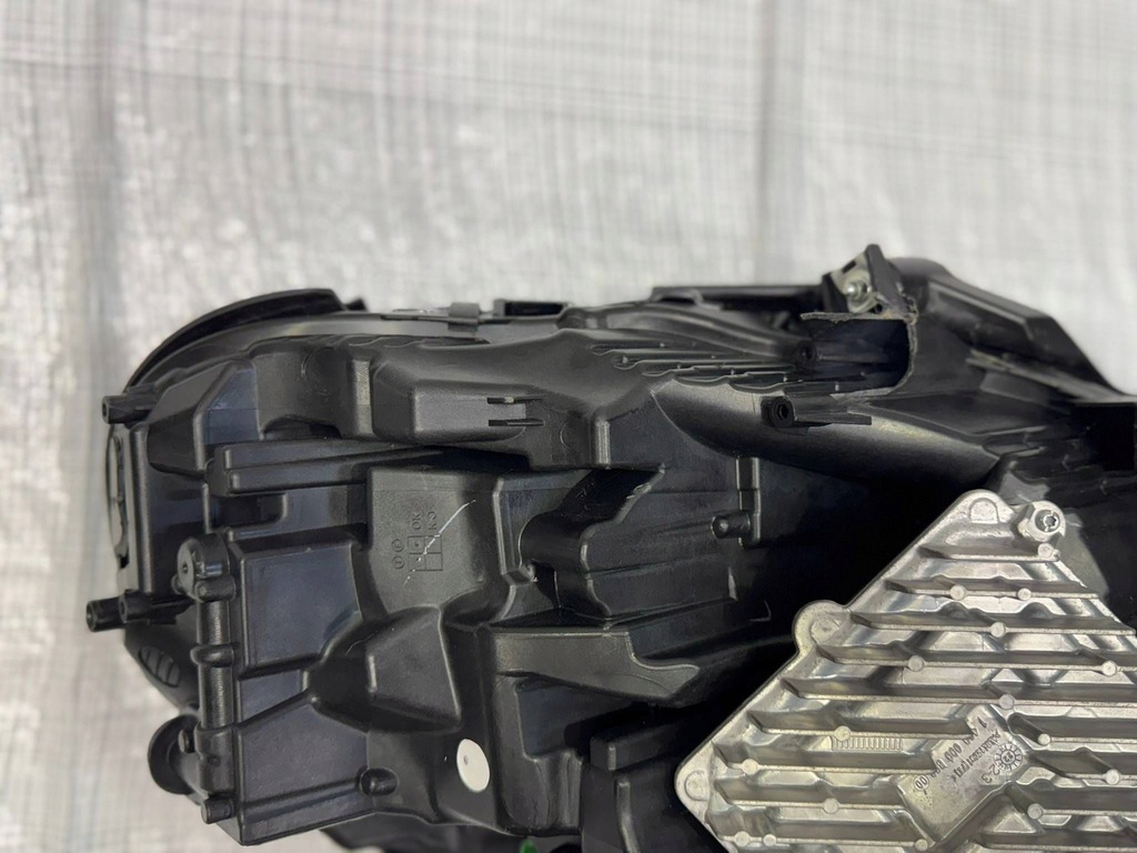 фото №6, Maserati granturismo m189 лампа передняя правая usa