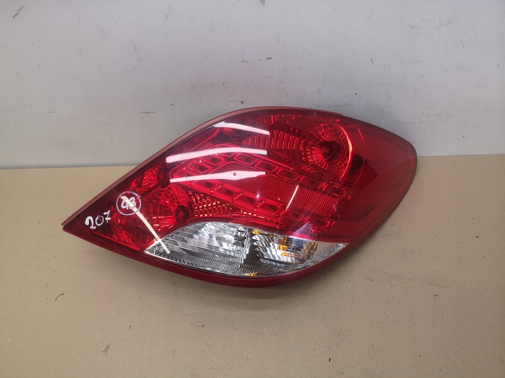 фото №1, Лампа задняя правая peugeot 207 hb lift led 09-12