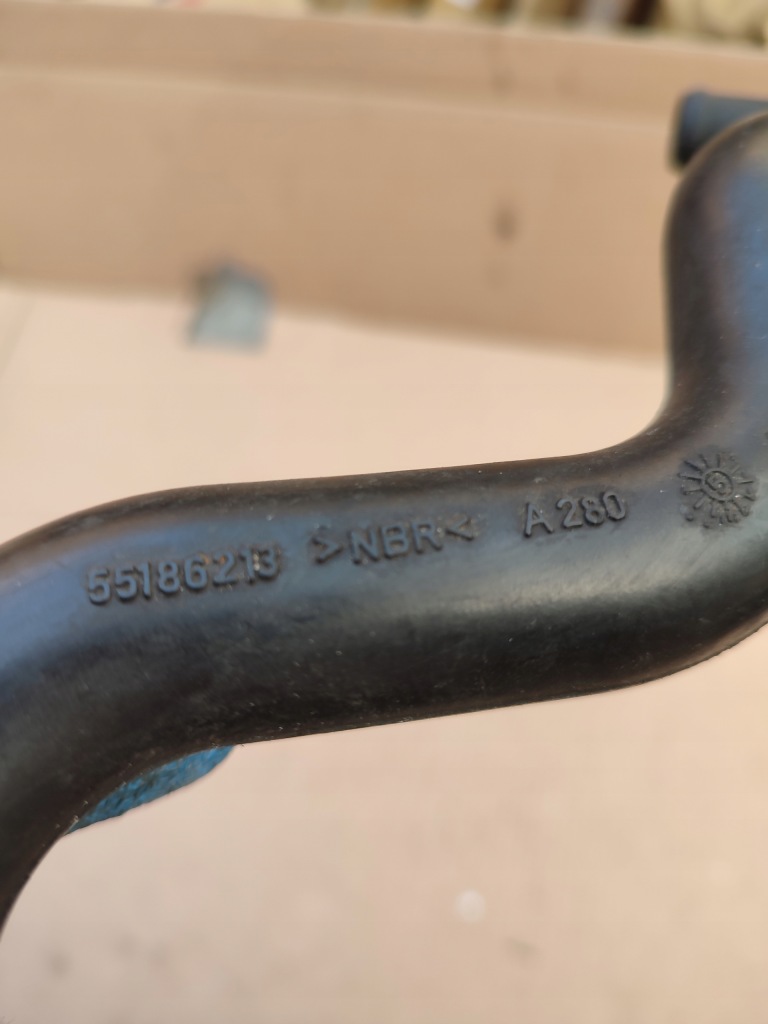 Труба вентиляция картера fiat bravo opel zafira 1.9 jtd 55186213 в Украине