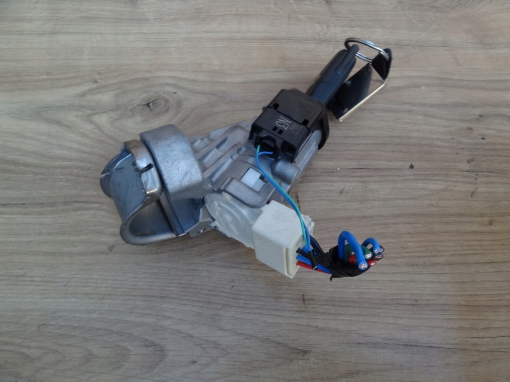 фото №1, Toyota aygo ii 2020 замок зажигания + ключ иммобилайзер оригинал