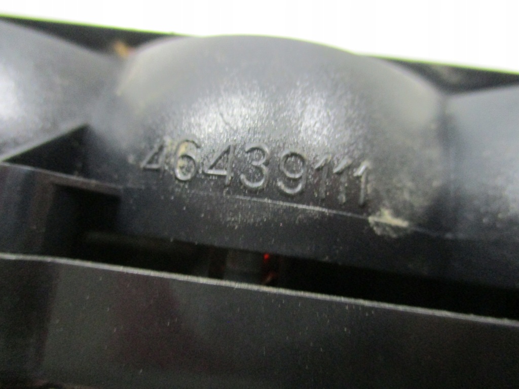 фото №4, Fiat linea третій світло стоп-сигнал