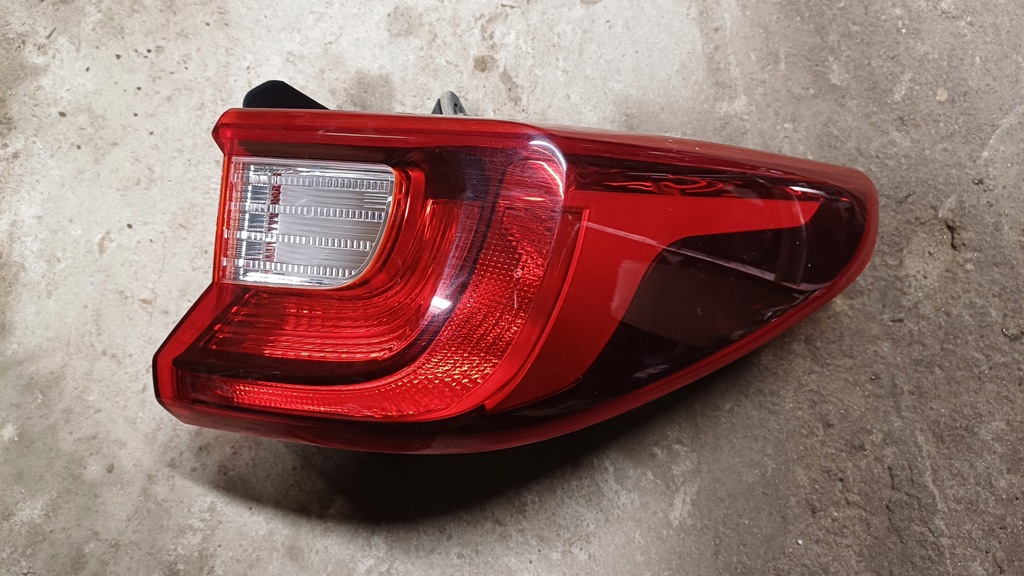 фото №1, Kia stonic лампа права задня задня 92402-h8