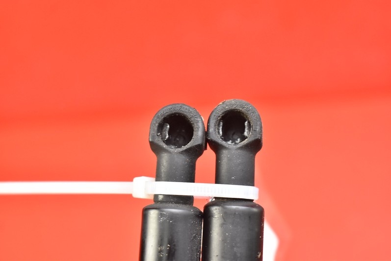 фото №5, Привод амортизаторы капот bmw e90 e91 05r