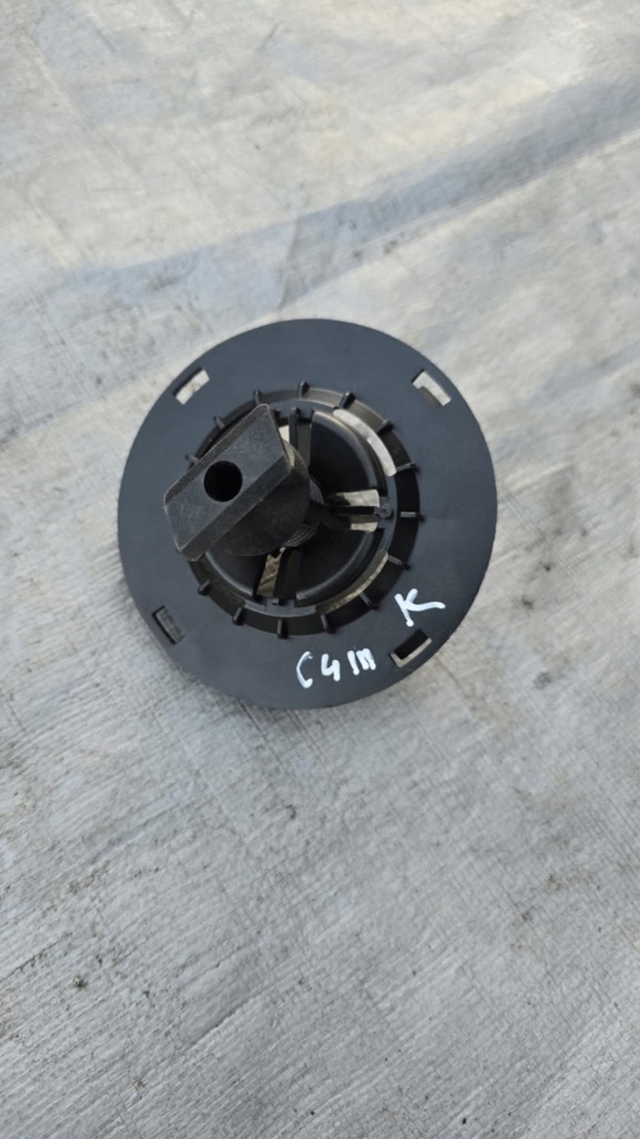 фото №1, Кронштейн колеса запасного citroen c4 iii 9816031680