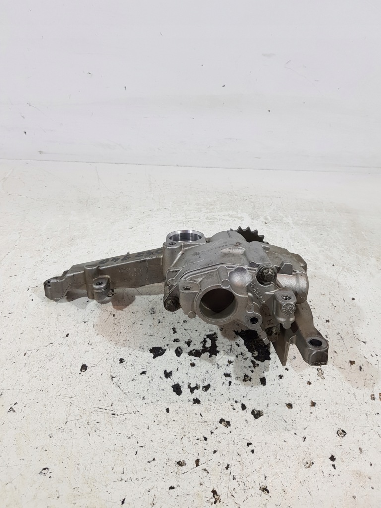 Насос масла a6421810647 mercedes sprinter 3.0 cdi 642896 Оригинал