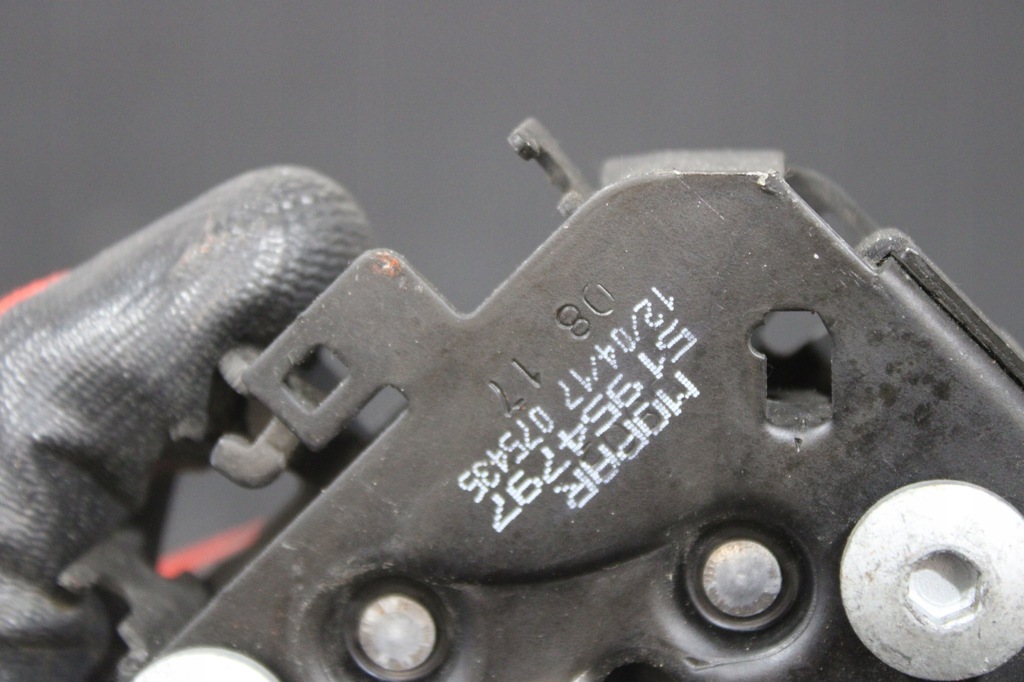 фото №2, Замок капот левый 51954797 jeep renegade