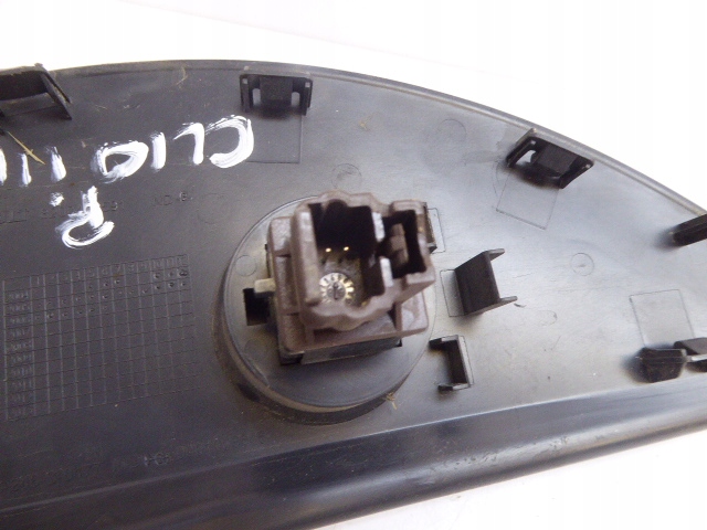 фото №5, Renault clio iii заглушка защита панели правая