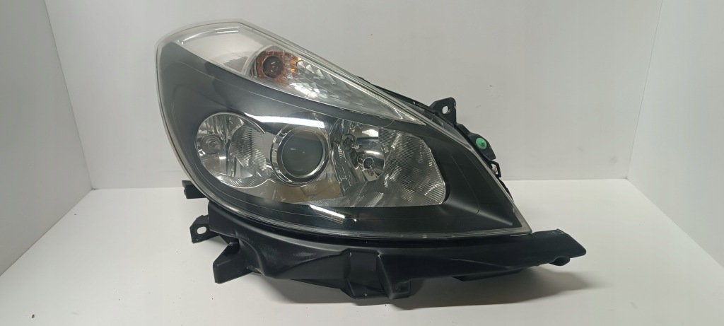фото №1, Renault clio 3 iii 8200865604 лампа правая перед передняя eu