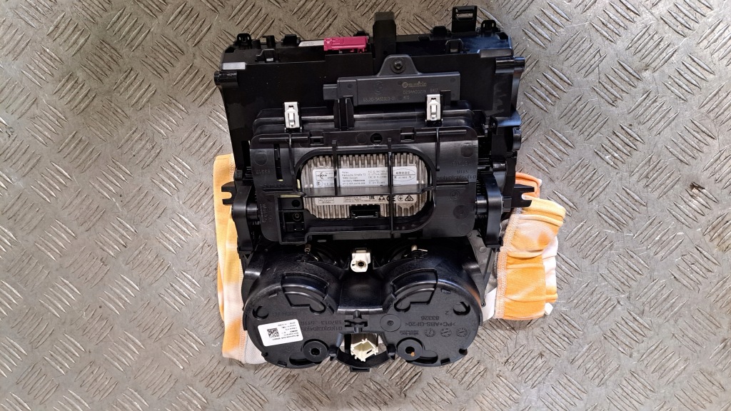 Bmw 4 g26 420dx xdriv m-pakiet бардачок зарядний пристрій індукційна 5a20ea1 nowa Ціна