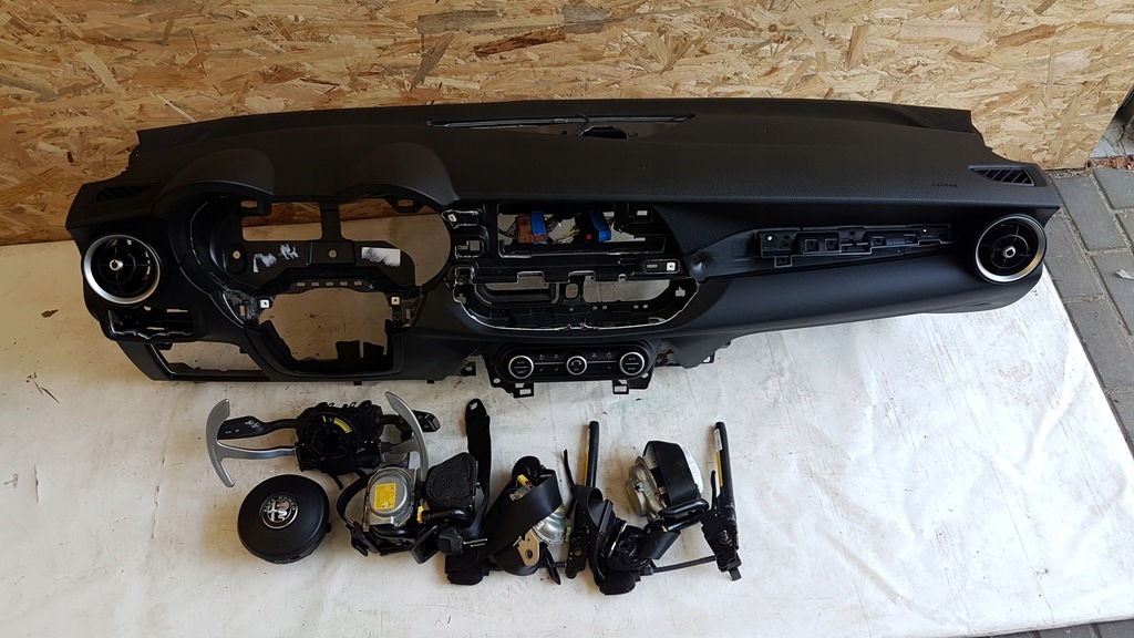 фото №1, Alfa romeo stelvio приборная панель приборная панель подушки безопасности kpl