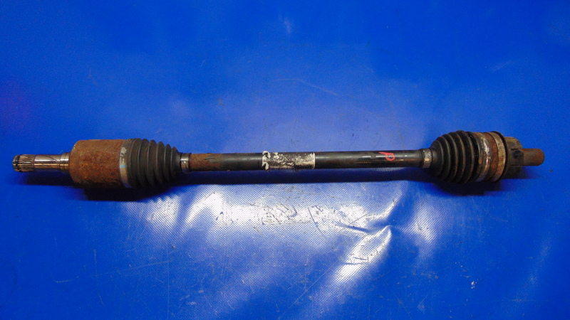 фото №1, Привідний вал правий задня 2.4 d5 volvo xc60 i 08-17 rok