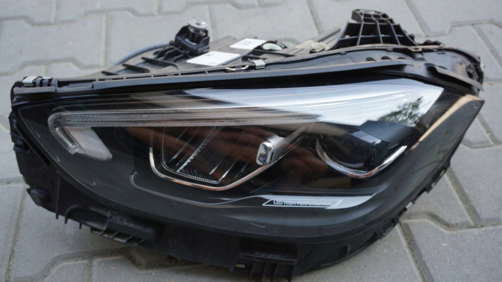 Купити Mercedes c w 206 - ліва передня фара led перед