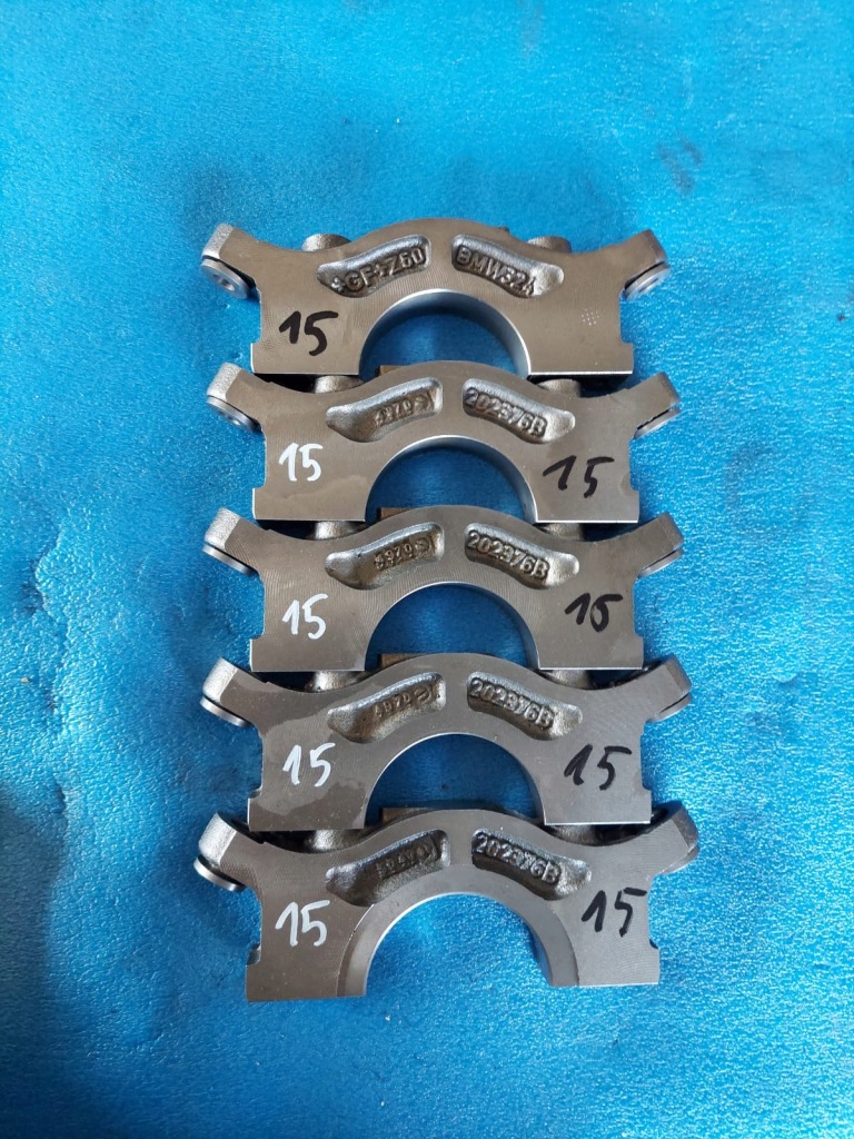 Опоры  вала коленчатого bmw n63b44c 202376b в Украине