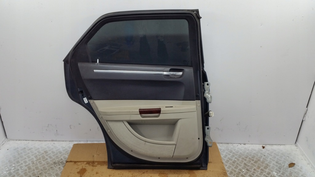 фото №7, Дверь левый задняя chrysler 300c