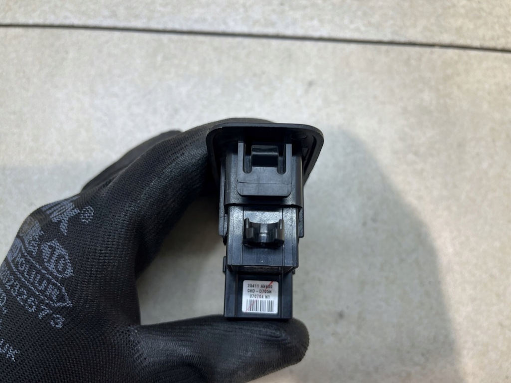 фото №12, Панель вікон i перемикачі primera p12 1.9dci 25401av640