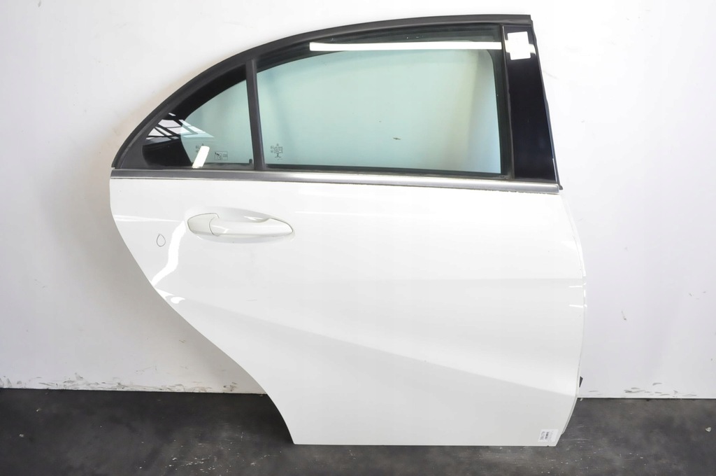 фото №1, Mercedes w176 дверь правый задняя задние