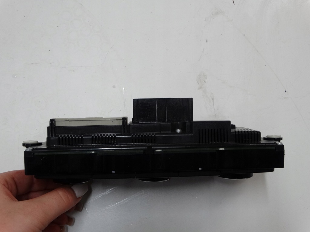 фото №12, Панель обдув кондиціонера vw passat b7 5hb009751