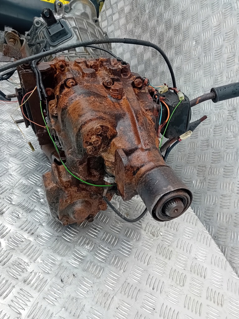 фото №11, Isuzu trooper 2.3d коробка передач коробка передач 71070558