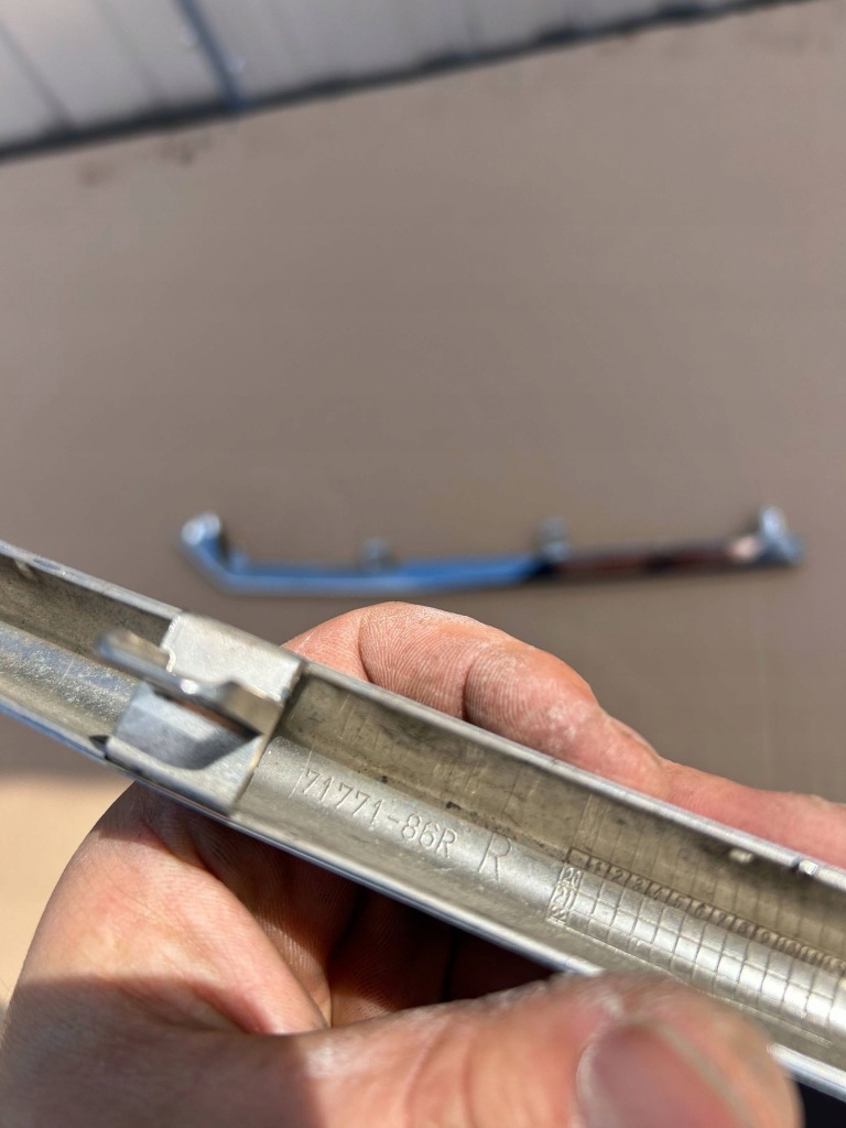 Suzuki vitara iii lift 19-24 молдинг бампера правая левая 7177186r 7177286r с Разборки