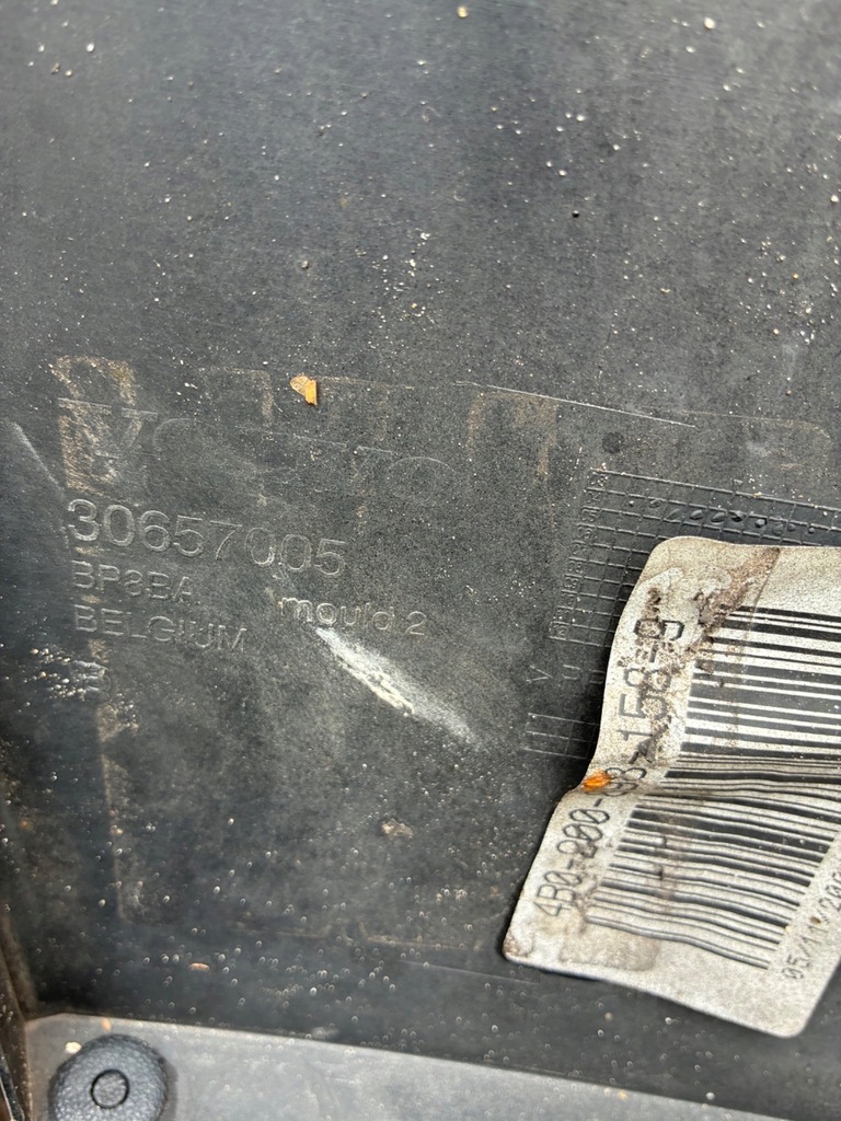 фото №14, Volvo s40 v50 kod lak. 019-26 бампер перед передний