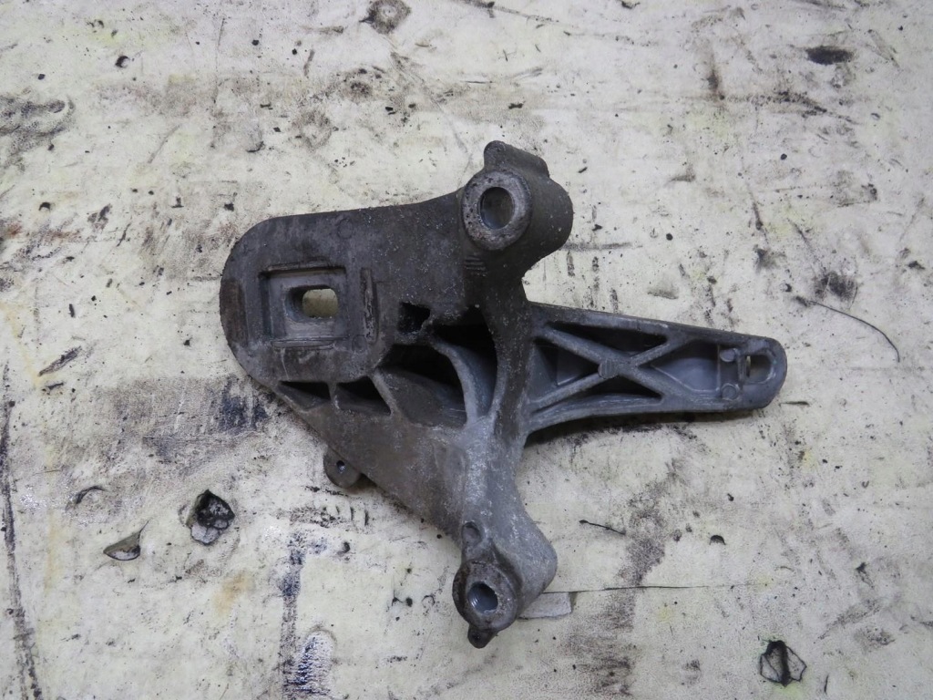 фото №1, Кронштейн кронштейн двигуна mini countryman r60 lift 1.6 d 67871110