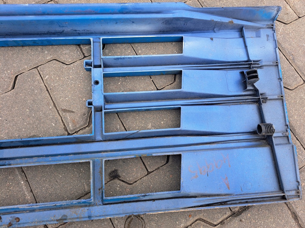 фото №8, Решётка радиатора решётка радиатора капот нижняя volvo fh fm 12