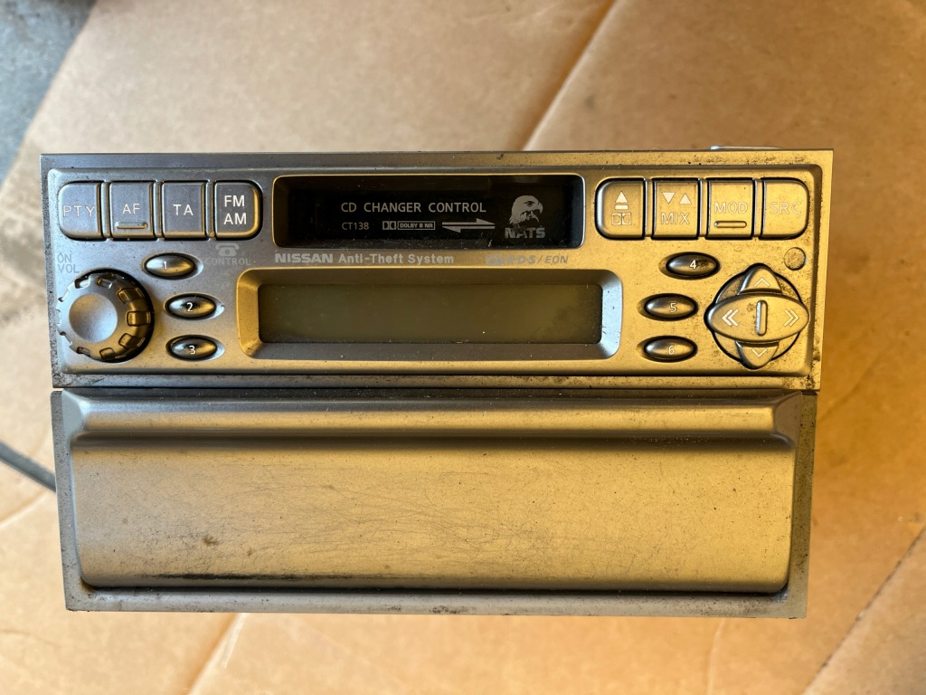 фото №1, Радіо nissan x-trail t30 2000-2007 281138h300