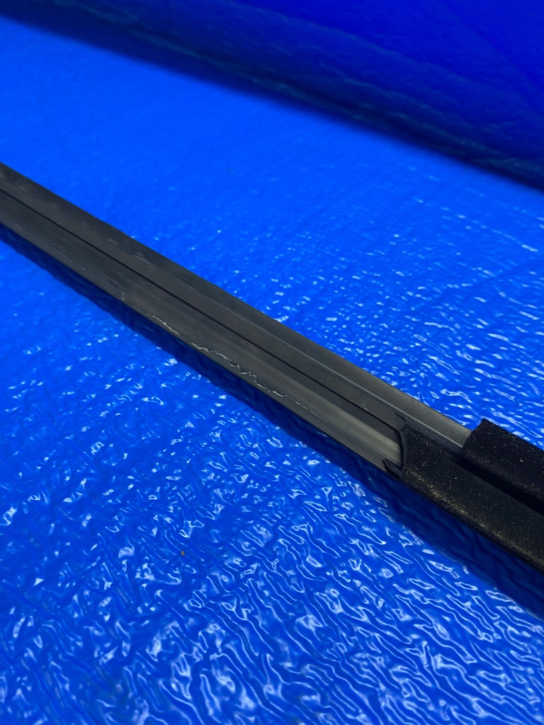 Молдинг ущільнювач mercedes 167 a167 a1677200701 Доставка