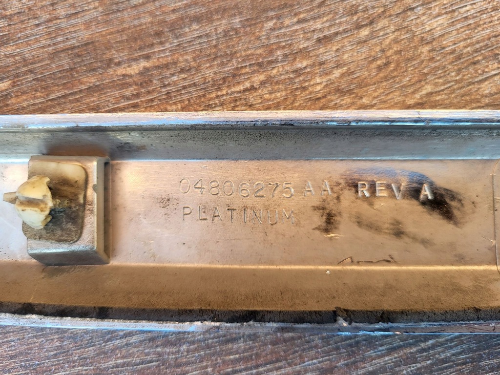 фото №13, Jeep grand cherokee wk 5-10r молдинг дверь левый перед