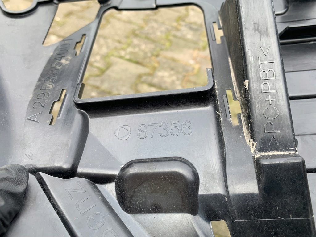 фото №10, Mercedes eqe w295 amg направляющая кронштейн бампера правый перед a2958854001