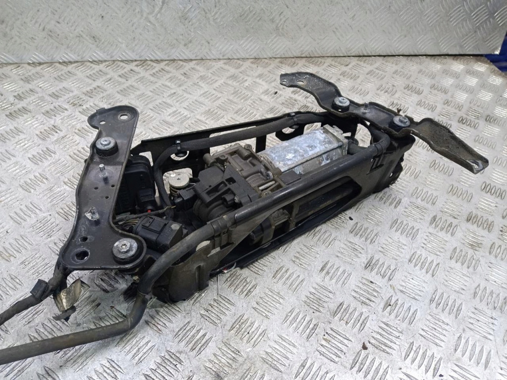 Audi rs7 компрессор подвеска 4k0616005c в Украине