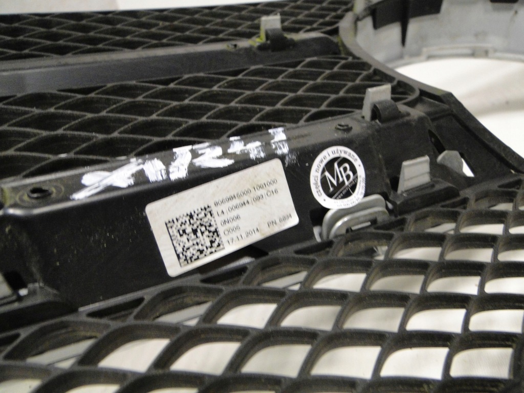 Mercedes c klasa 205 w205 решітка радіатора решітка радіатора бампера distronic a2058809804 Оригінал